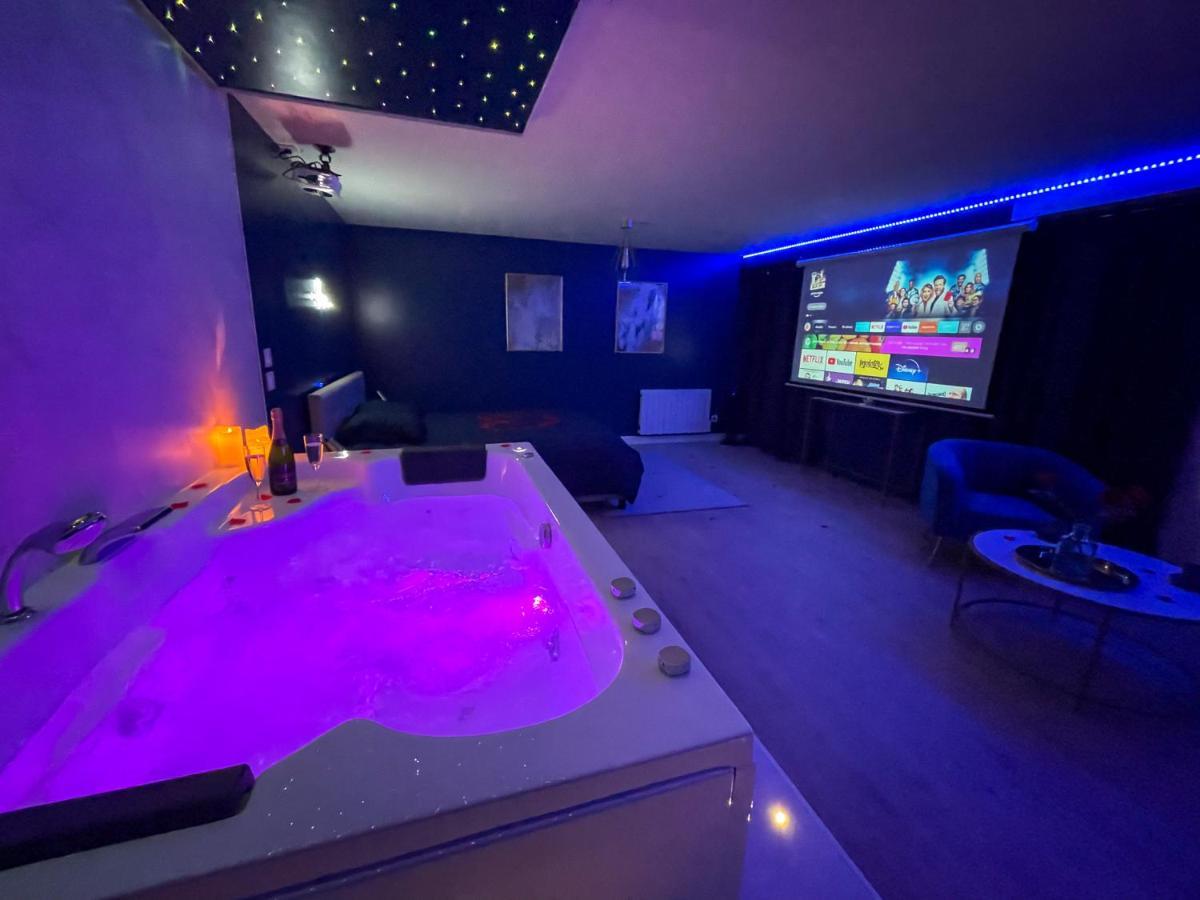 Spa Sous Les Etoiles - Cinema - Netflix - Parking - Gare Amiens Exterior foto